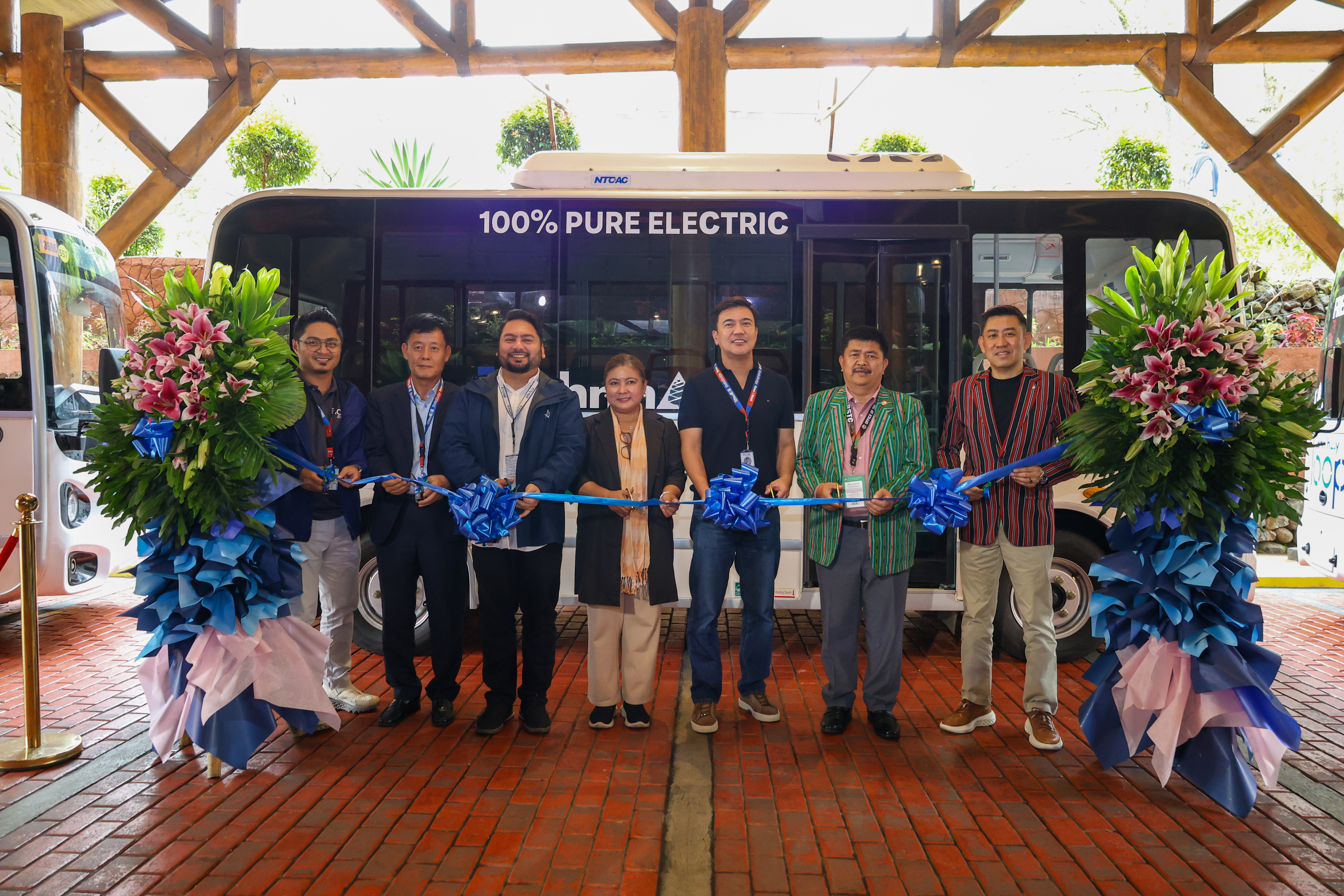 John Hay Loop hits the road with free EV rides